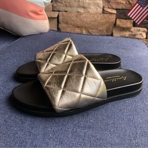 Avellini Italian Gold Quilted Slider sandals New 7.5